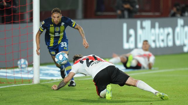 El equipo del Kily cayó con River en cancha de Independiente.