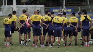El plantel canalla se moverá hoy a la mañana en Arroyo Seco de cara al estreno de la Copa de la Liga en Tucumán ante Atlético.