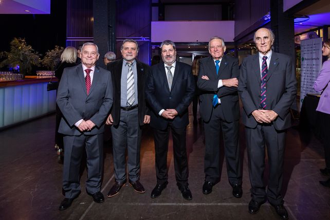 Sergio Vacca, Roberto Lenzi, Claudio Mossuz, Omar Berrocal y Roberto Cristiá.