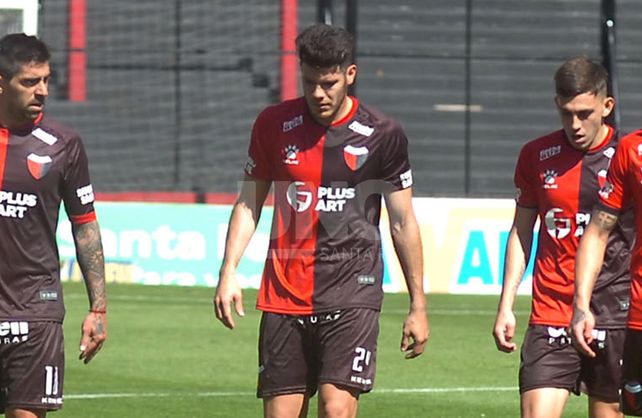 Guillermo Ortiz le pidió a los dirigentes una salida de Colón