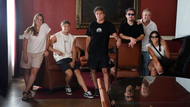 Agus y Mateo Faiola, Diego Joaquín, Lucas Roma, Edgardo Mancielli y Sustant, parte de la nueva edición del Pata Pata.