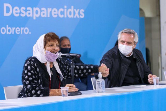 Fernández criticó que haya negacionistas en la oposición