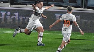 Platense confirmó la salida de un Schott que se suma a Colón