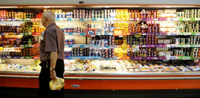 Desde el Centro de la Industria Lechera señalan que esta baja responde a la resolución que tomó el Gobierno con los precios congelados