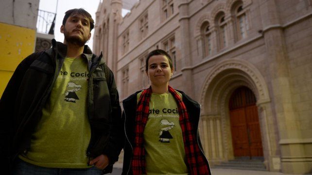 Marco Zilli y Martu Aguirre comparten la presidencia del centro de estudiantes de Humanidades y Artes (UNR) y destacan la construcción independiente.