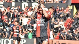 Colón pasó de patear una vez al arco ante All Boys a hacerlo 20 veces con Estudiantes (BA)