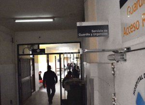 Recreo: le pegaron tres tiros para robarle el celular y los médicos le salvaron la vida en el hospital Cullen