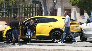 El hijo de Ben Affleck, Samuel, de 10 años, chocó un Lamborghini en un concesionario