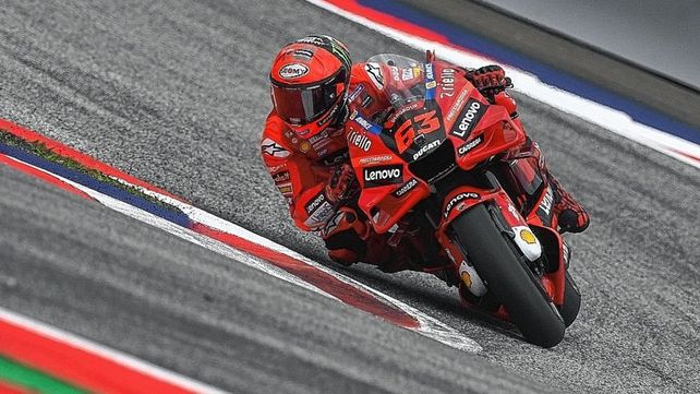 El italiano Francesco Bagnaia largará primero este domingo en Francia.