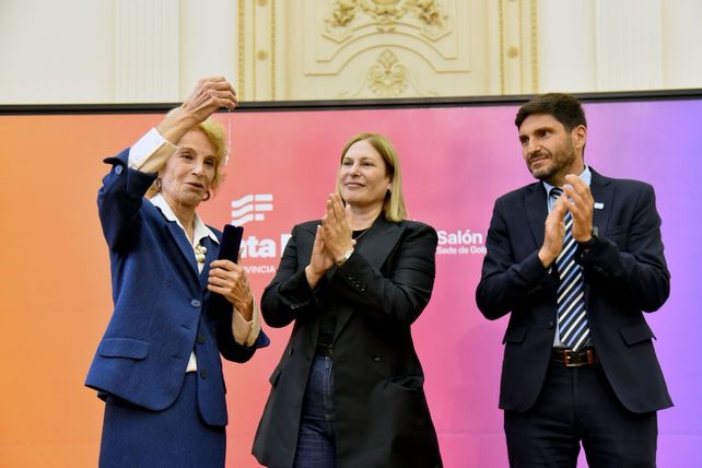 Pullaro entregó un reconocimiento a la ministra Gastaldi que el 2 de abril deja su cargo