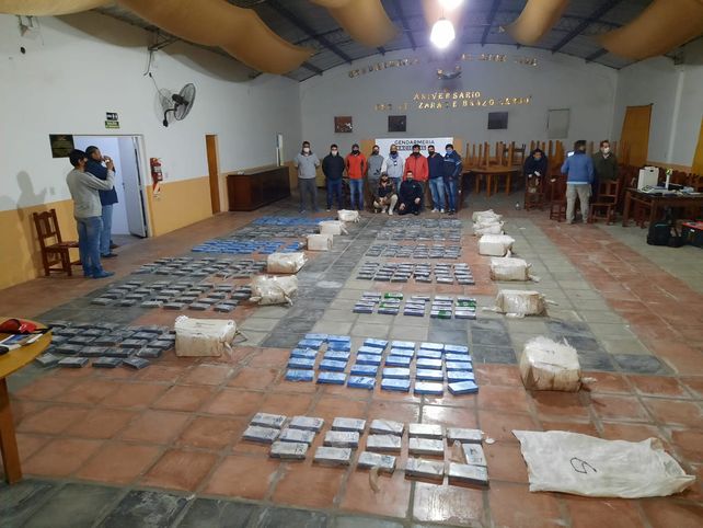 Los 382 kilos de droga iban en camionetas. Al volante de una de ellas cay&oacute; la l&iacute;der de la organizaci&oacute;n
