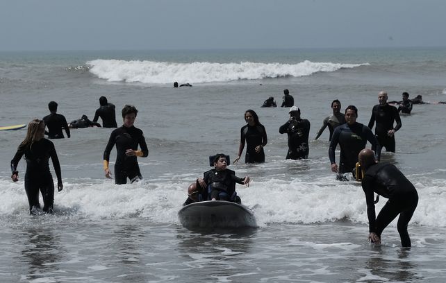 Las 18 fotos del primer Campeonato Sudamericano de surf adaptado