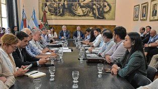 La reunión de los equipos de trabajo de la provincia y municipio se llevó a cabo durante la tarde de este viernes.