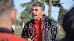 Diego Pozo debuta como entrenador de Patronato ante San Martín en Tucumán.