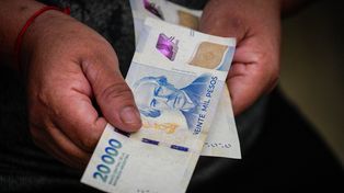 Los salarios perdieron contra la inflación en enero y se profundiza la caída del poder adquisitivo