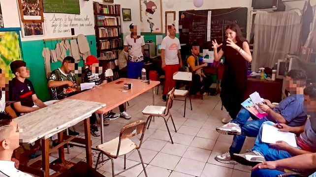 Anita Sicilia es autora de Libros tras las rejas