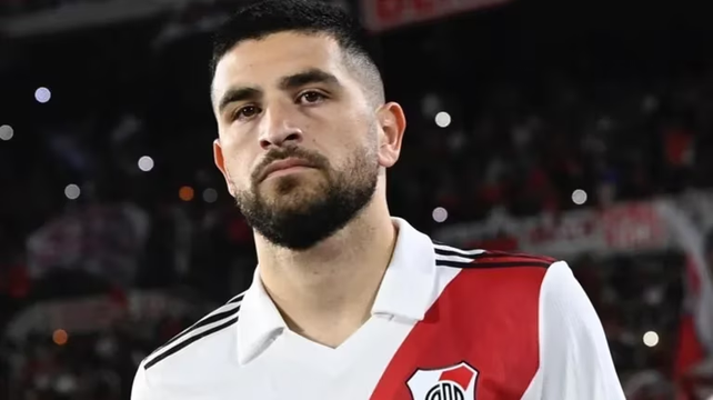 Elías Gómez se formó en Central, jugó en Argentinos Juniors y actualmente lo hace en River. 