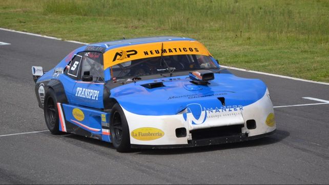 La Chevy de Chiaverano hizo capote en el Fangio rosarino. Gran comienzo del ex Top race en las Agrupadas de Rosario.