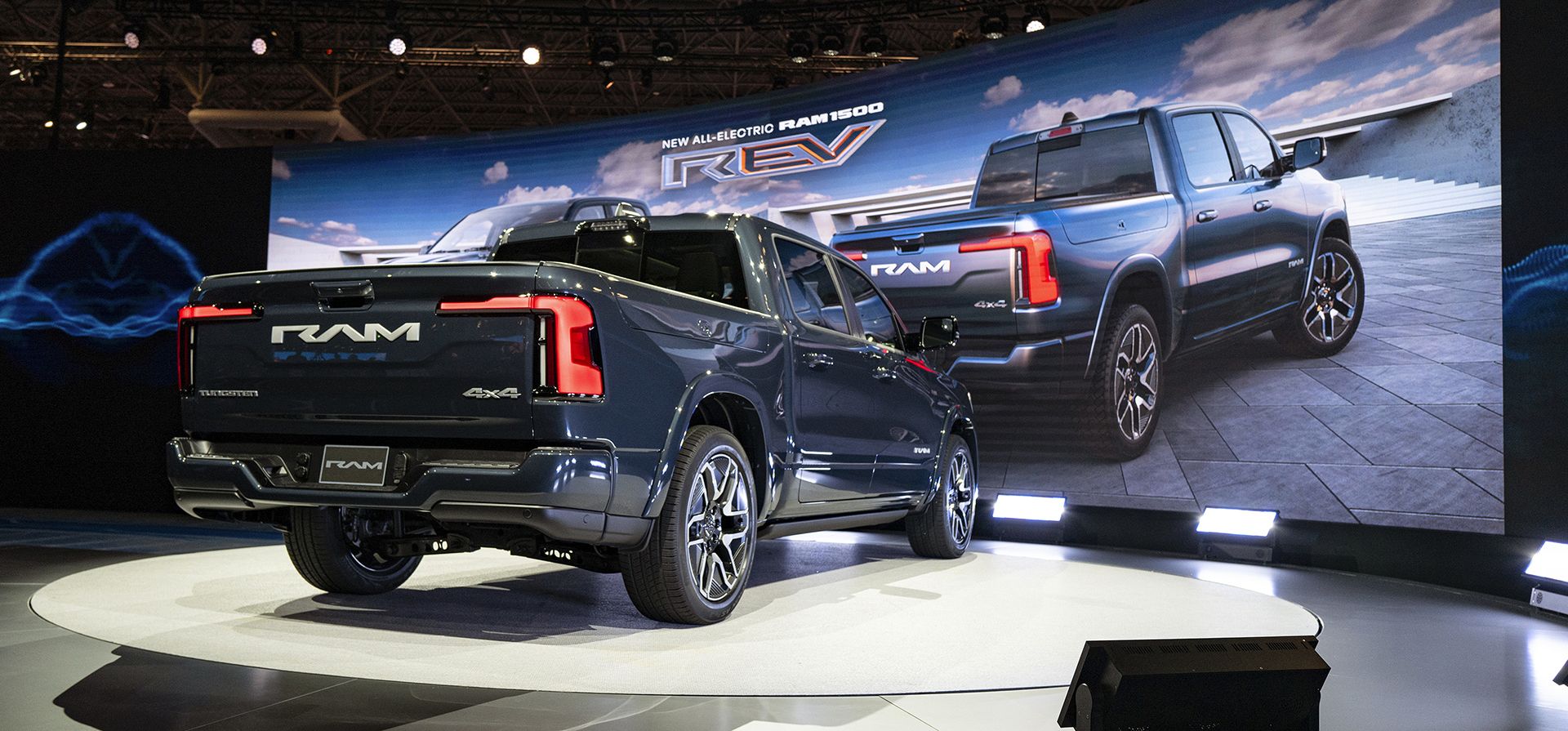 La REV Ram 1500 se presenta en el Salón Internacional del Automóvil de Nueva York, el miércoles 5 de abril de 2023. (Foto AP/Craig Ruttle)