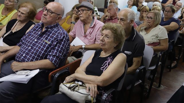 Adultos mayores podrán convertirse en guías de museos locales por un día