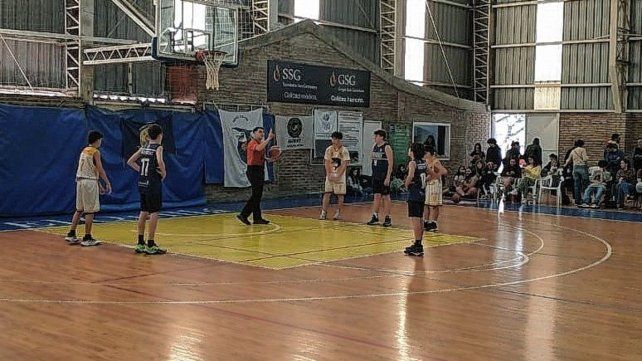 Se disputó gran parte de la fecha 14 en las inferiores del Oficial de la ASB