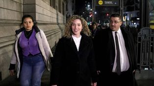 Lourdes Arrieta conformó un monobloque antes de que la echen de la bancada