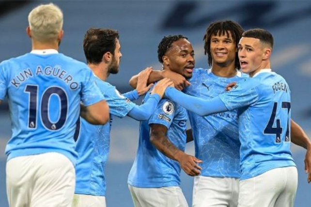 Con Sergio Agüero como titular