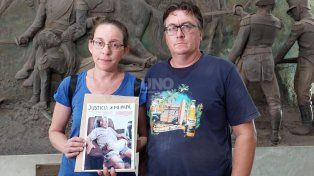 Griselda y Fernando, hijos de Oscar Baños, el almacenero asesinado en barrio Belgrano