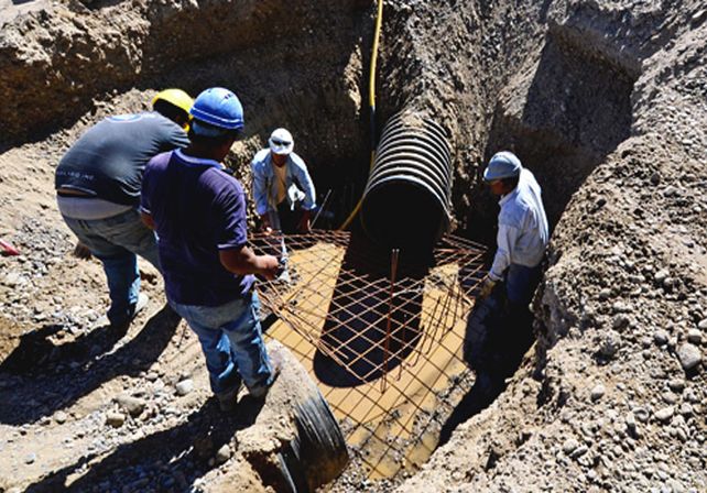 Se firman los contratos para los dos primeros tramos del desagüe Larrea