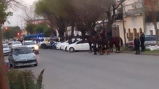 La policía presente en el barrio San Agustín.