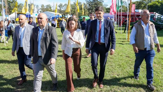La Provincia anunció créditos por $5.500 millones para el sector lechero La Provincia anunció créditos por $5.500 millones para el sector lechero