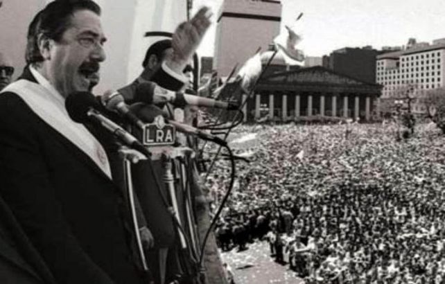 Diferentes homenajes al cumplirse 34 años de las elecciones presidenciales que ganó Raúl Alfonsín
