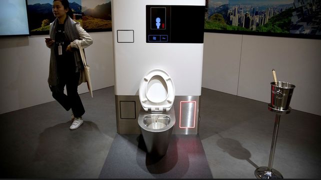 Bill Gates inventó un inodoro que funciona sin agua