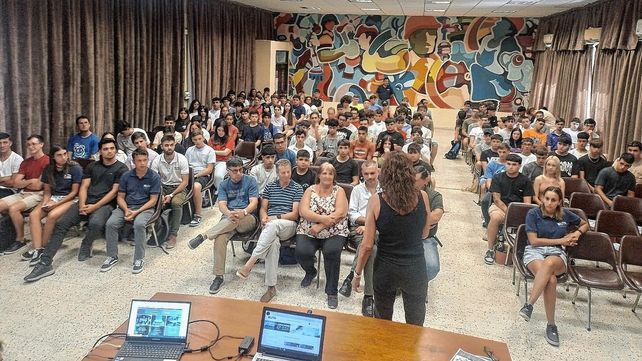 Paraná: la UTN le dio la bienvenida a más de 200 alumnos
