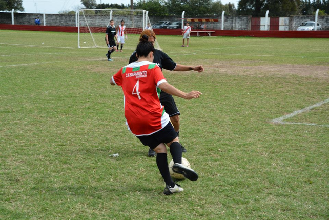Antonela tambi&eacute;n jug&oacute; al f&uacute;tbol en su pueblo; en el club Sarmiento de Maggiolo. Lo hac&iacute;a con la casaca n&uacute;mero 4.