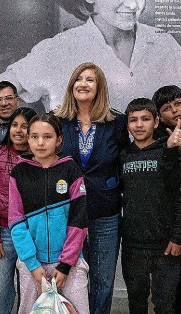 Cuatro obras de Gloria Montoya fueron donadas al Centro Cultural Juan L. Ortiz de Paraná