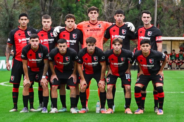 Newells: la reserva sacó medio boleto ante Boca, el puntero de su zona