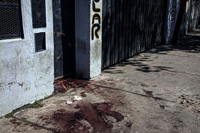 Crimen en la zona oeste: un asesinado y tres heridos en balacera en un galpón.&nbsp;