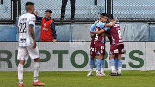Arsenal frenó a Atlético Tucumán y le quitó el invicto