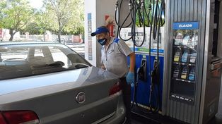 Expendedores: Ninguna estación está pudiendo llenarle el tanque a los vehículos