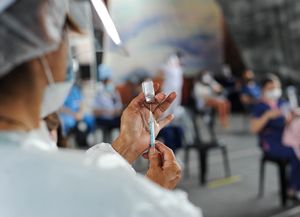 Qué va a pasar con los que esperan la segunda dosis de la vacuna contra el coronavirus