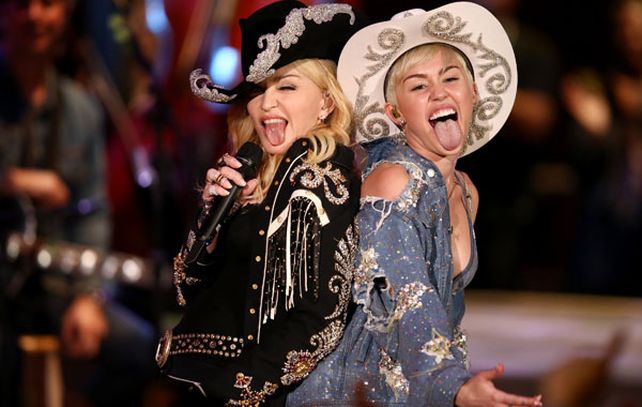 Madonna y Miley Cyrus deslumbraron vestidas de vaqueras para MTV