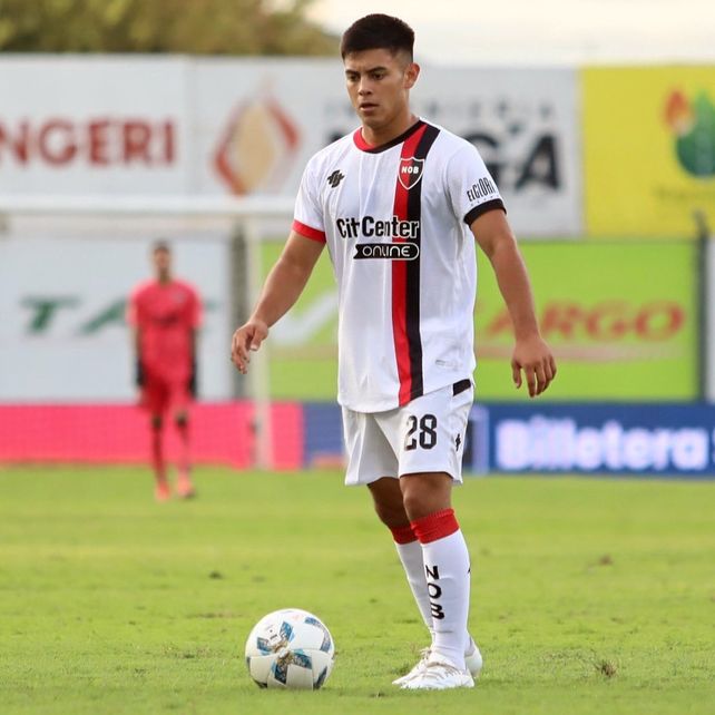 Tirado tendría su estreno de titular en la primera rojinegra.