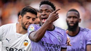 El DT de Real Madrid consideró que Vinícius no tiene pensando dejar el club por los hechos de racismo vividos el pasado fin de semana.