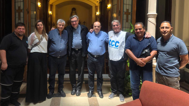 Dirigentes de la CATT y la CCC se reunieron con el arzobispo Eduardo Martín y el padre Fabián Monte en la sede del Arzobispado de Rosario