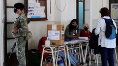 Apenas cerró la votación comenzaron a manejarse las primeras tendencias. Apenas cerró la votación comenzaron a manejarse las primeras tendencias.