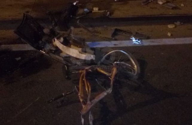 Rescataron a un ciclista que cayó al río Salado por un choque en el puente Carretero