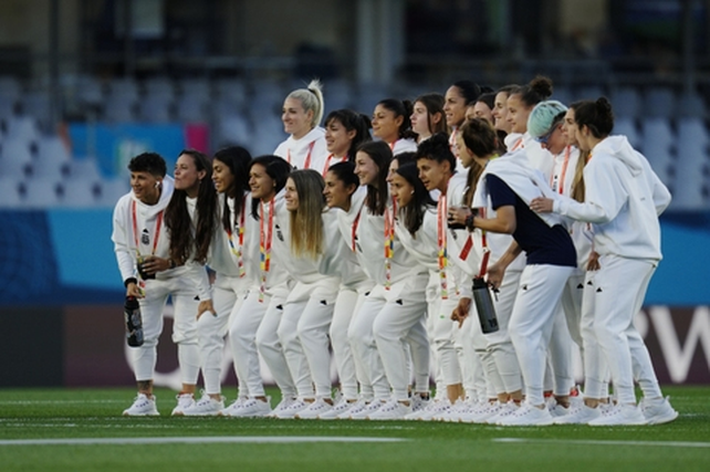 Argentina mostró un crecimiento ante Italia, pero perdió sobre el final 1 a 0 en su debut mundialista