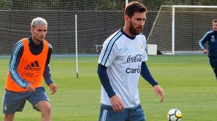 La Selección espera el debut de Sampaoli con la llegada de Messi