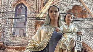 Signos. La Virgen se apareció a San Simón Stock, rodeada de ángeles, y le entregó el Escapulario como signo de su protección maternal.